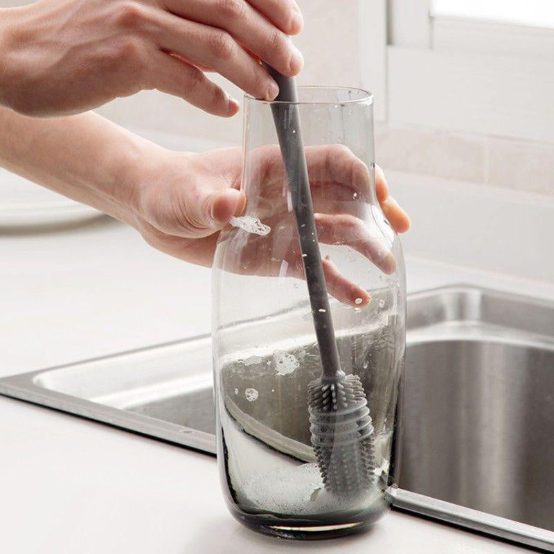 Cepillo de silicona para limpiar biberones, vasos y botellas de vidrio.